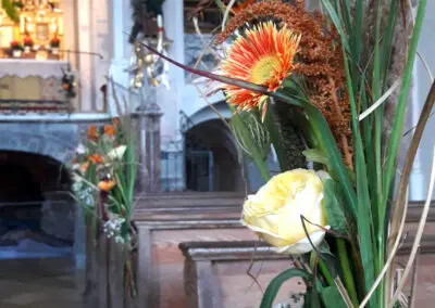 Banksträußchen Mit Gerbera Und Gräsern