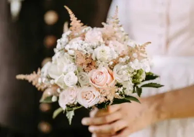 Brautstrauß In Weiß Und Zartrosa